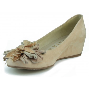 MARIAN Keil Partei Tänzerin.  BEIGE