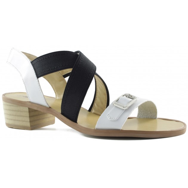 MUSTANG Quadrat Heel Sandale NEGRO