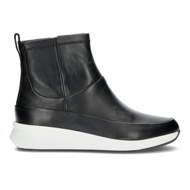CLARKS UN RIO KOSTENLOSE ANKLE BOOTS BLACK CLARKS UN RIO KOSTENLOSE ANKLE BOOTS BLACK