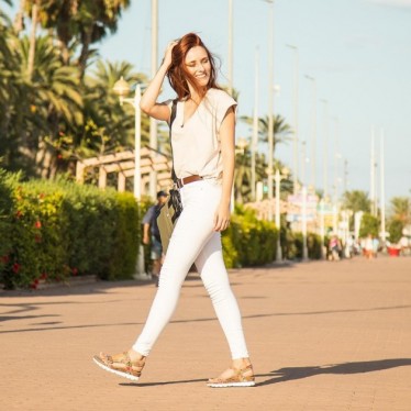 SANDALEN PANAMA JACK SELMA TROPICAL FLORAL_TAUPE