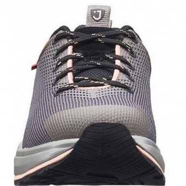 SCHMUCK-SNEAKERS VON MAUI BROWN