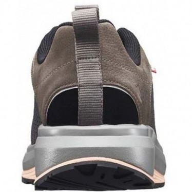 SCHMUCK-SNEAKERS VON MAUI BROWN